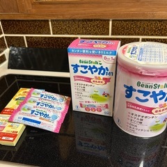 ‼︎値下げしました‼︎　粉ミルク　すこやかM1　＊おまけ付き＊