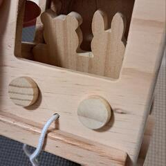 木の知育おもちゃの画像