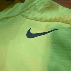 ナイキパーカーメンズМの画像