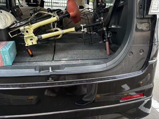 折り畳み自転車　6段ギア　荷物カゴ付き　　