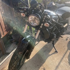ドゥカティスクランブラーsixty2の画像