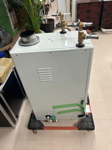 アース美原店煙突式コロナ 石油給湯器 ボイラー UIB-NX37R アース美原店煙突式コロナ 石油給湯器 ボイラー UIB-NX37R