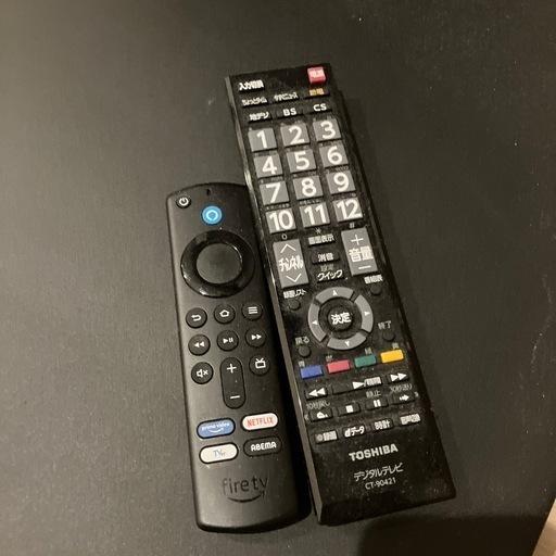 TOSHIBA 32インチテレビ(テレビスタンド付)