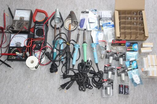 電材・テスターやハンダコテや未使用の電材や色々とお写真の品を全てまとめての出品です※通電未確認の品もありますので御理解の御方へ
