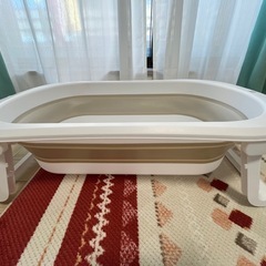 ベビーサークルとベビーバスのセット販売の画像