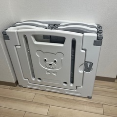 ベビーサークルとベビーバスのセット販売の画像