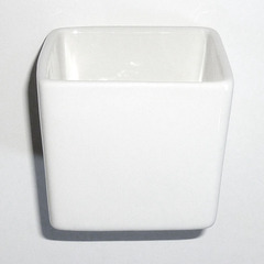 きれいな マスコット コップ ⑨ 白磁四角コップの画像