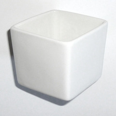 きれいな マスコット コップ ⑨ 白磁四角コップの画像