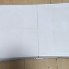 Wii Fitプラス＋専用ソフト2本の画像