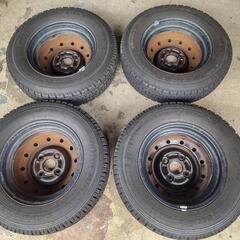 【最終価格】バリ山 スタッドレスタイヤ 4本（スチールホイール付き）  トーヨータイヤ DELVEX 935   145/80R12  80/78N  LT   2022年48週製の画像