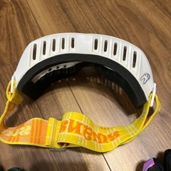 雪遊び　子供用ゴーグル　グローブの画像