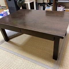 テーブル