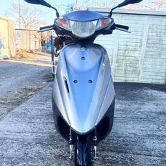 非常に良いエンジン。スズキ v50 アドレス。フロント タイヤは...