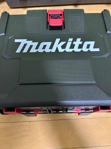 マキタ40V max 充電式インパクトドライバー　TD002GRDX 新品、未開封　バッテリー2個、充電器付