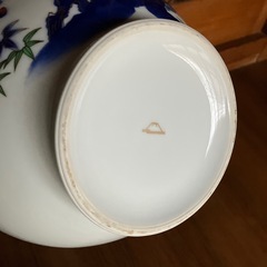 ★金色の富士流水★ 深川製磁　花柄陶器　花瓶　約　高さ20 直径22 口の直径8 ㎝　 の画像