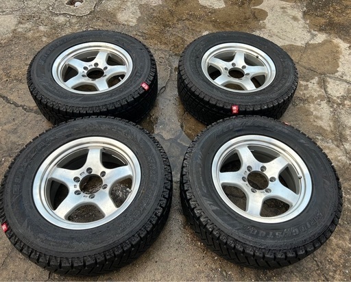 ランドクルーザー　プラド　スタッドレスタイヤ　ホイール付き