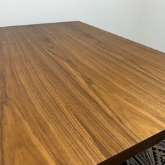 4人用テーブル　の画像