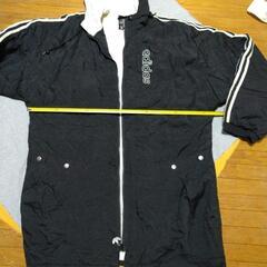 アディダス防寒ジャンパーの画像
