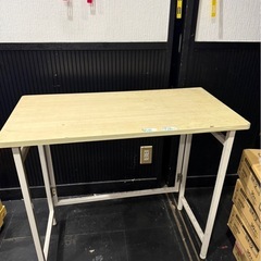テーブル