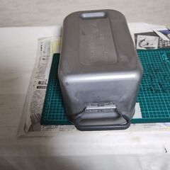 中古のコロナ製石油ファンヒーター用燃料タンクの画像