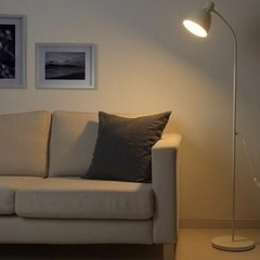 【美品】IKEA フロアランプ(電球付き)の画像