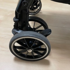 【値下げ】コンビ　ベビーカー　スゴカルα 4キャス　light の画像