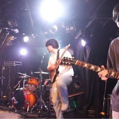 【🎸バンドサークルCAMO🎸】一人で参加可。その場でバンド演奏！➡️2025/3/22(土)10:00〜15:00@下北沢ライブハウス⬅️◇◆最新流行曲や人気ROCK曲をカバー◇◆メンバー募集中！ - バンド