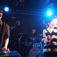 【🎸バンドサークルCAMO🎸】一人で参加可。その場でバンド演奏！➡️2025/3/22(土)10:00〜15:00@下北沢ライブハウス⬅️◇◆最新流行曲や人気ROCK曲をカバー◇◆メンバー募集中！ - 世田谷区