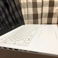 💗１台限定特価品！特Ａ美品・超速i7第8・新品超速SSD256GB・Webｶﾒﾗ内蔵・Win11・お洒落ホワイト・NEC/Office2021付/15.6ｲﾝﾁ/メモリ8GB/無線/DVD・CD再生ｿﾌﾄ付　No.2502009の画像