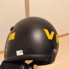 このヘルメットは使用済みですが、まだ使えると思います。