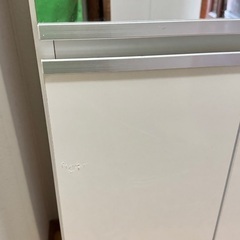 鏡付き靴箱の画像