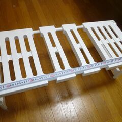 ニトリ製 横伸縮 押入れ整理ラックの画像