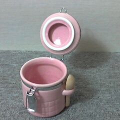 昭和レトロ　陶器製キャニスター　密閉容器　未使用美品　ピンク　サジ付きの画像