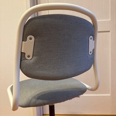 IKEA 子供用椅子　デスクチェア　グレーの画像