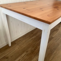 IKEA ダイニングテーブルの画像