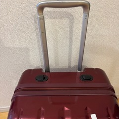 キャリーバッグ　赤色の画像