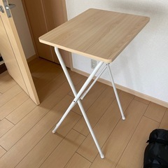 【済】折りたたみテーブル　高さ90cm