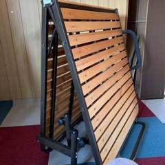 折りたたみベッド
の画像