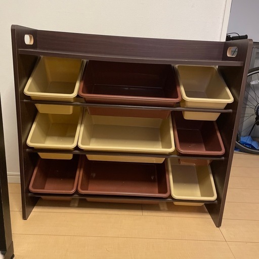おもちゃ棚
