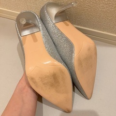 グリッターパンプス 23.5cmの画像