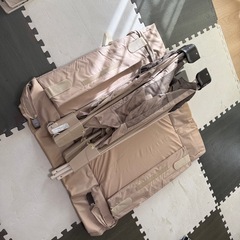 折り畳み式ベビーベッドの画像