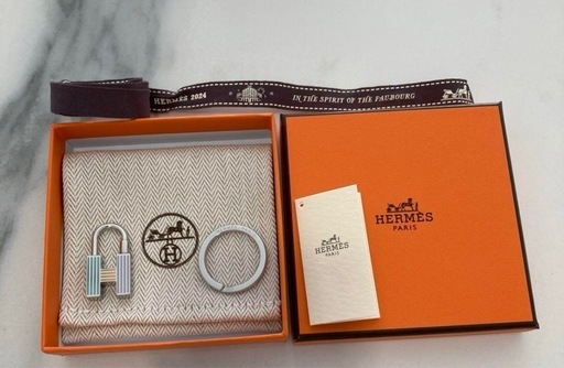 エルメス HERMES キーホルダー クイズ レインボー カデナ メタル