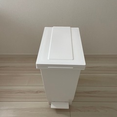 ニトリ　ごみ箱　消臭スリムペダルペール(30L ホワイト)
