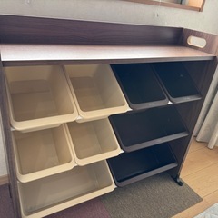 おもちゃ収納棚
