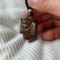 玉のアクセサリーの画像