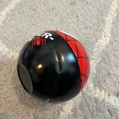 スパイダーマンのお菓子の缶の画像