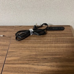 ドレッサー/ブラウン木目/鏡付き/椅子あり/コンセント付きの画像