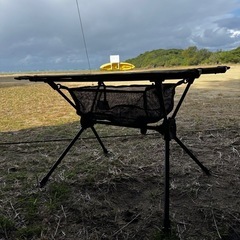 アウトドア　キャンプ　テーブルの画像