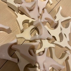 お箏2面、琴柱、爪などまとめて　の画像