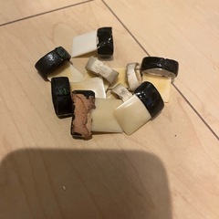 お箏2面、琴柱、爪などまとめて　の画像